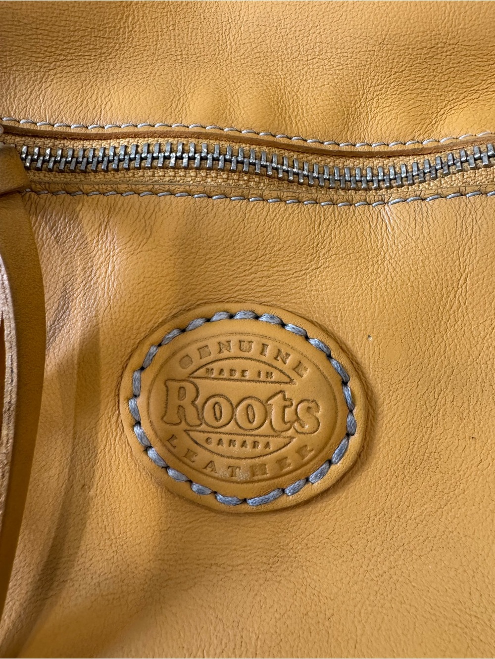 Roots Genuine Leather Mustard Yellow Crossbody Bag Beaver Logo Small Purse - Picture 6 of 13